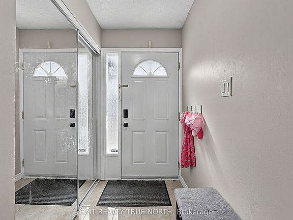 5th image of 73 Collins Cres