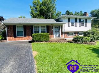 915 Robin Cir, Radcliff, KY 40160
