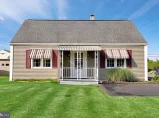 1136 Stanley Ave, Chambersburg, PA 17201