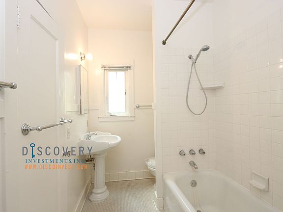 4th image of 426 Lee St APT 4