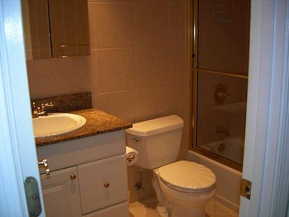 3rd image of 305 N Pompano Beach Blvd APT 402