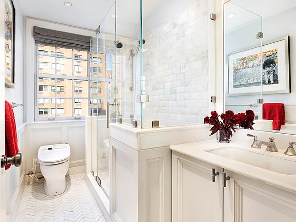 4th image of 1035 Park Ave #7B