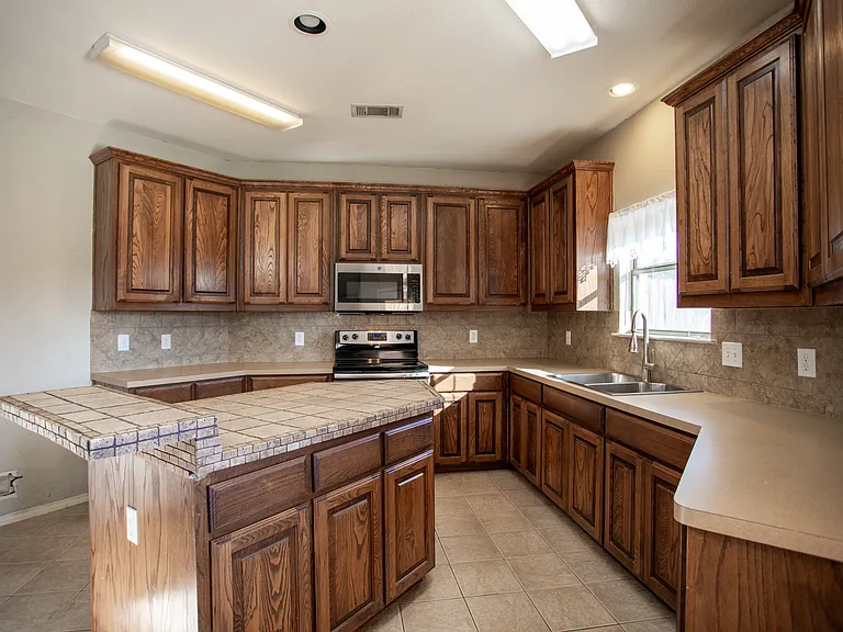 1108 Serendipity Cir — Photo 8