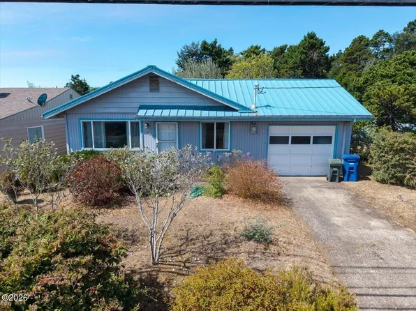 1245 NW Nye St, Newport, OR 97365