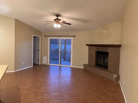 4th image of 2220 Iris Dr