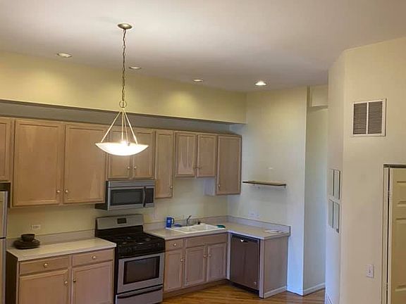 5th image of 729 W Grand Ave #3B