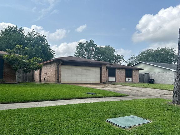 3rd image of 303 Leafwood Cir