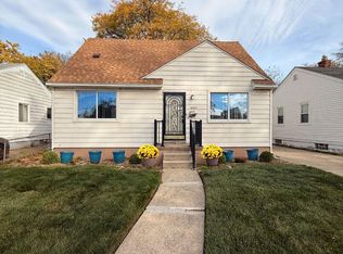 27042 Kitch St, Inkster, MI 48141