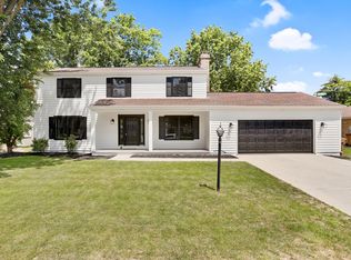 1308 Broadmoor Dr, Champaign, IL