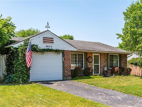 2nd image of 4832 Meadowvista Dr