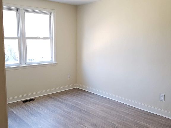 2nd image of 4903 Schuyler St #1