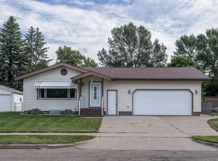 708 Concord Dr, Bismarck, ND 58504