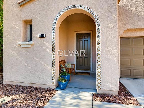 3rd image of 10410 Calico Pines Ave