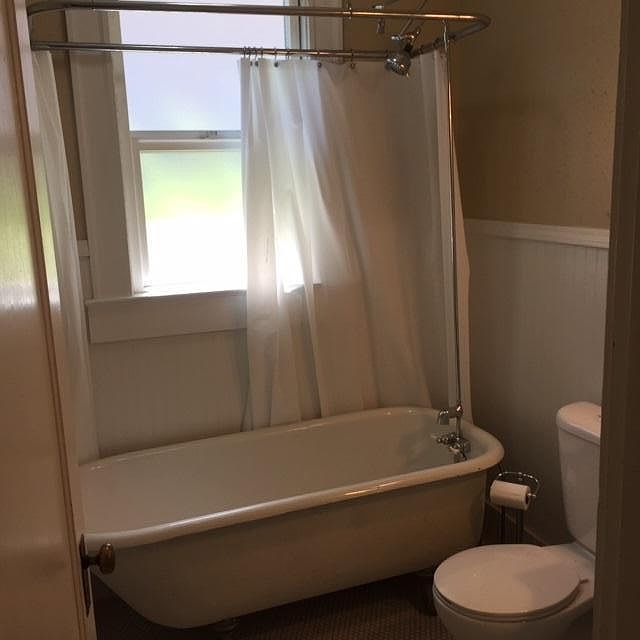 2nd image of 3376 SE 9th Ave