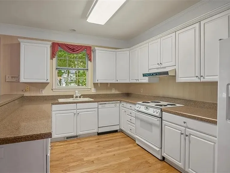 369 Patterson Rd — Photo 7