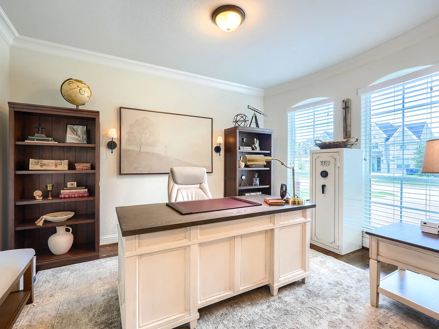 5 bed, 4070 sqft, $3,595 — Photo 3