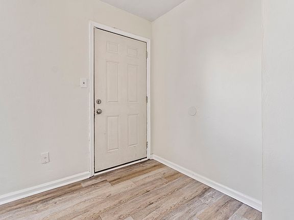 4th image of 1573 Aspin St #1