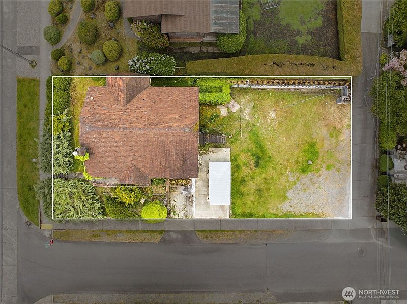 3rd image of 3704 N Tyler Street