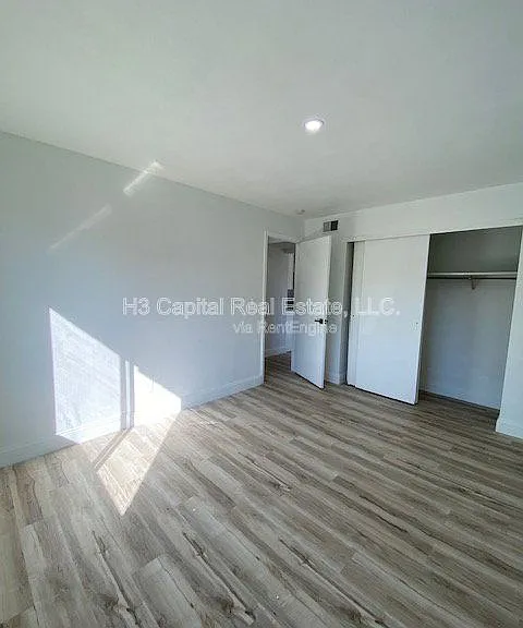 11-17 Kensington Heights — Photo 28