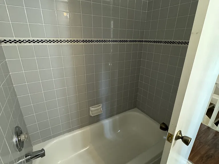 711 Greenwood St #1/2 — Photo 7