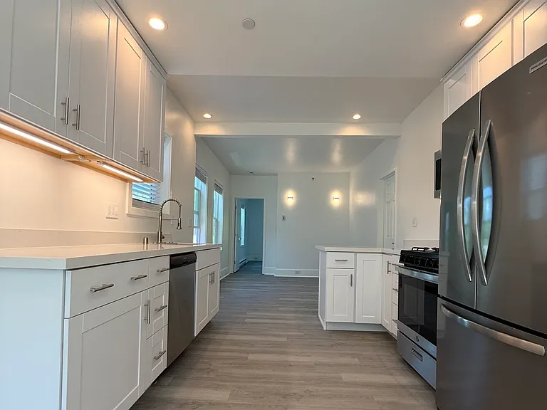 125 Willow Ave #C — Photo 8
