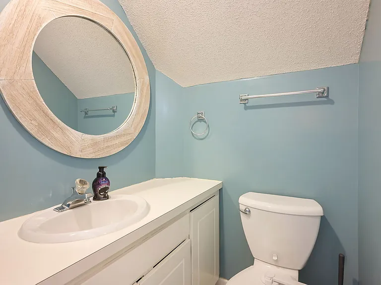 4241 Sylvia Ln N — Photo 7