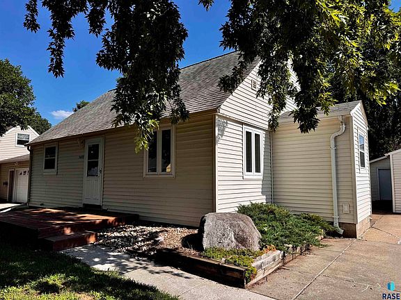 3rd image of 5609 W 15th St