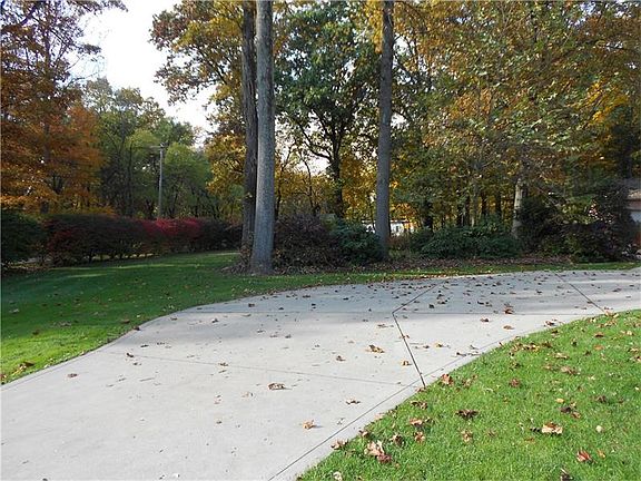 2nd image of 94 Foxwood Ln