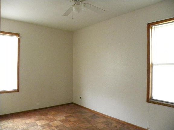 5th image of 17 Woodham Ave