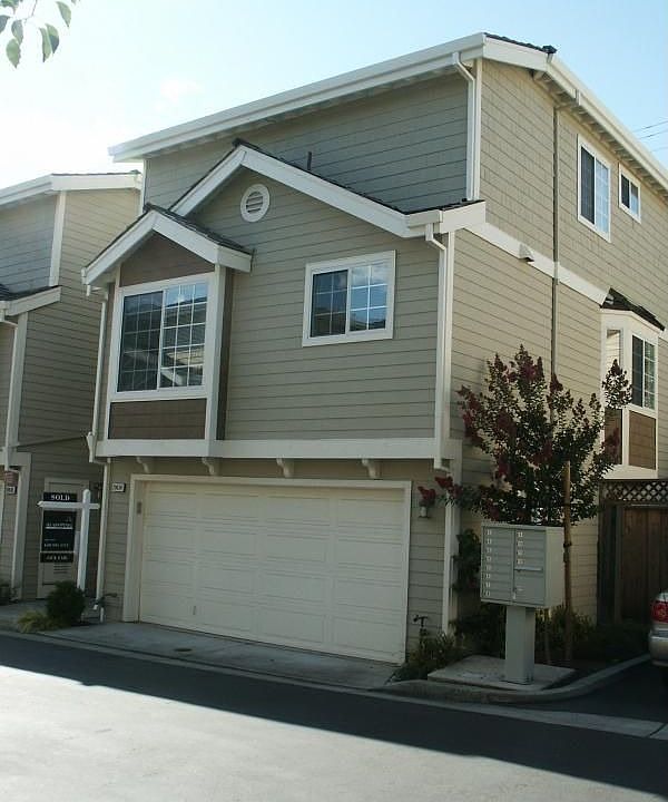 1st image of 20634 Gardenside Cir