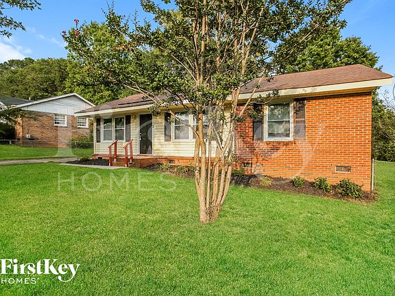 3rd image of 2330 Knight Dr