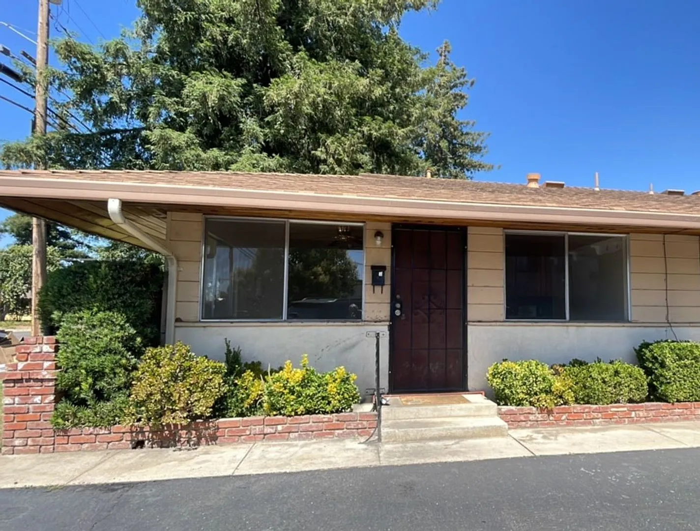 1 Bedroom in Oakdale — Photo 1