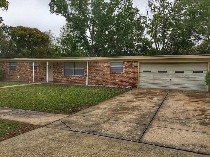1st image of 6820 Blanco Ct