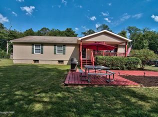323 High Country Dr, Blakeslee, PA 18610