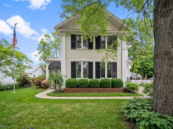 407 5th St, Marietta, OH 45750