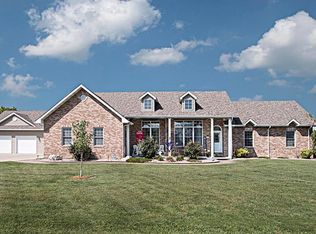 17125 Sandstone Dr, Carlyle, IL 62231