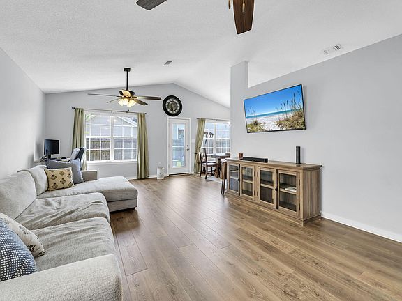 4th image of 389 Pristine Water Ln