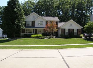 16728 Highland Summit Dr, Ballwin, MO 63011