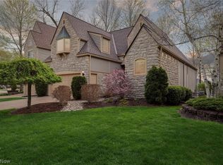 4253 Vilamoura Dr, Avon, OH 44011