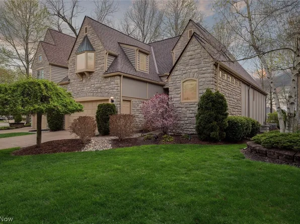 4253 Vilamoura Dr, Avon, OH 44011