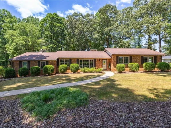 1100 Williams St, Ramseur, NC 27316