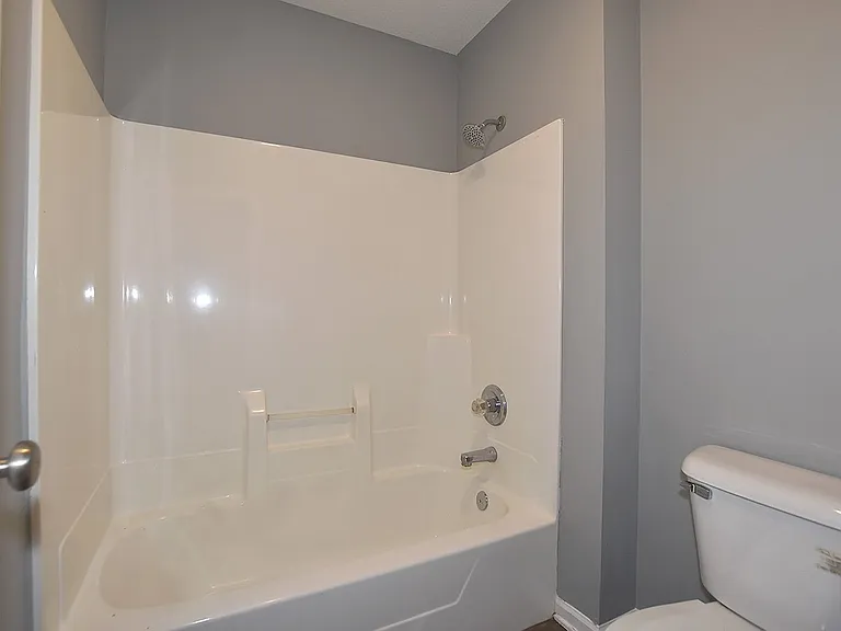 13650 Hunter Dr — Photo 5