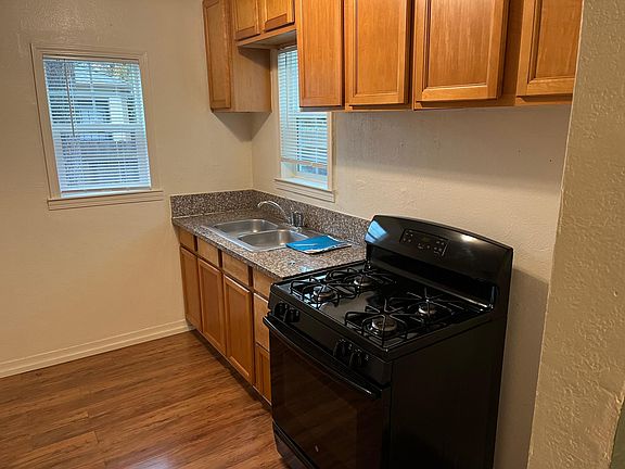 5th image of 4260 11th Ave #1