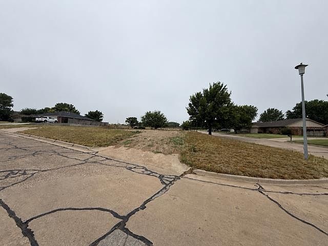 1st image of 1803 Meadowlake Dr