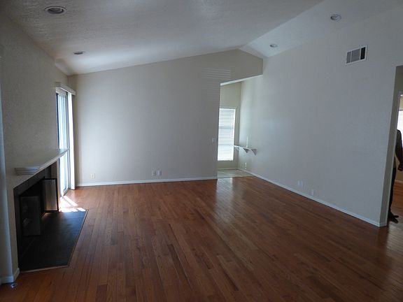 3rd image of 4555 Colfax Ave