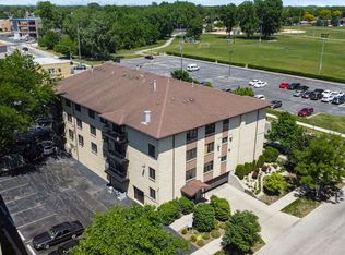 4500 W 93rd St APT 1E, Oak Lawn, IL