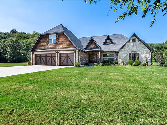 2nd image of 585 Beau Chalet Dr