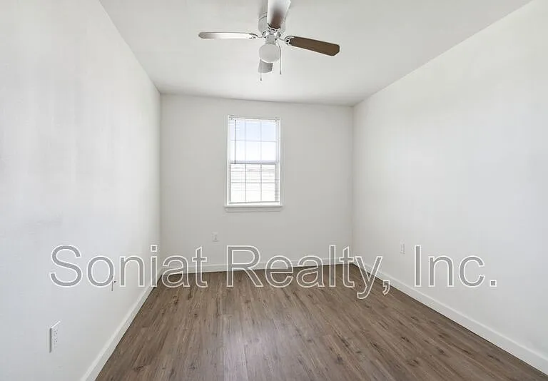 7710B N Coronet Ct — Photo 3