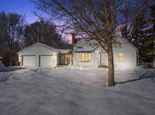 2695 Stillwater Rd E, Maplewood, MN 55119