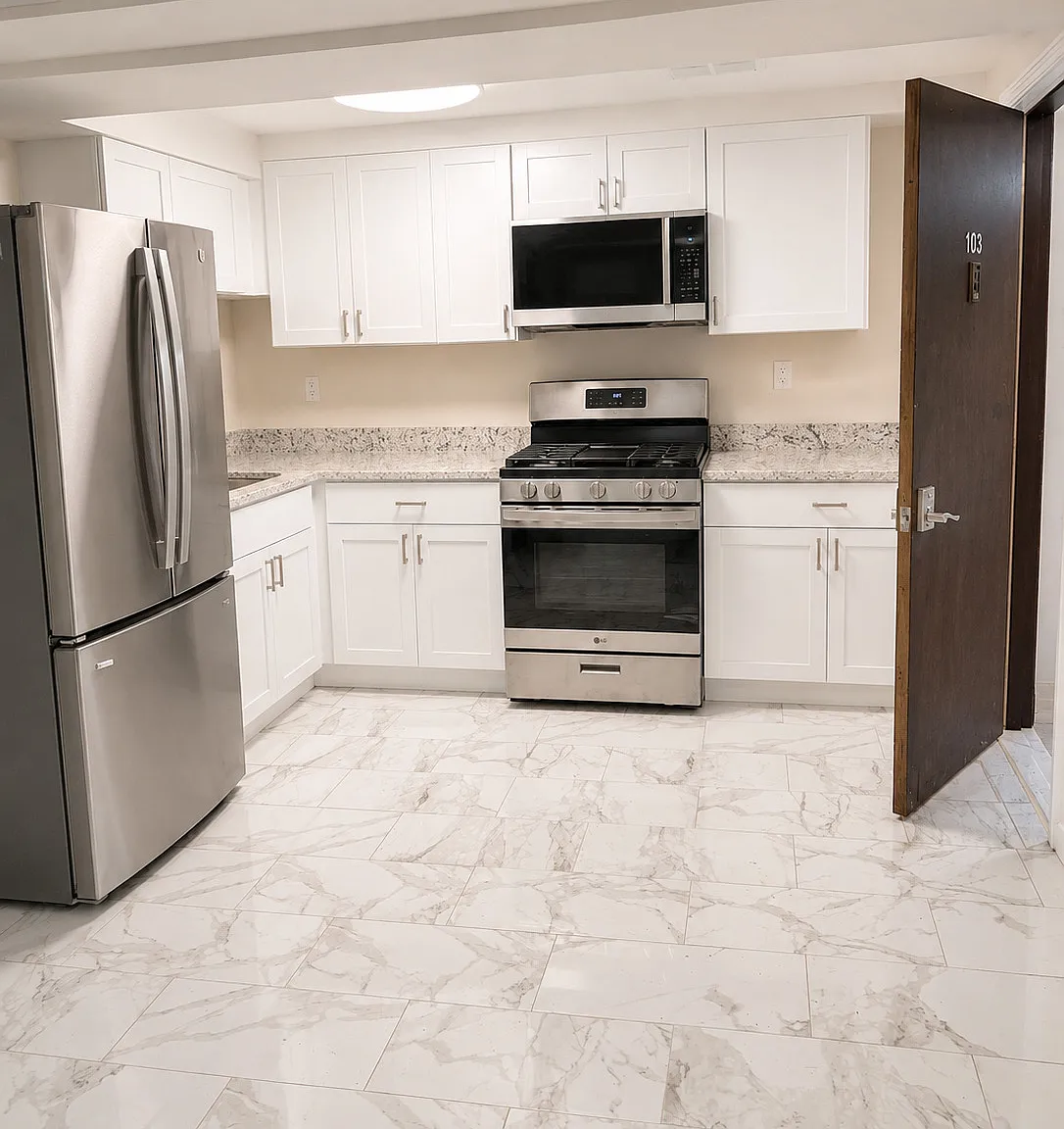 2 bed, 1.0 bath, 8963 sqft, $2,050 — Photo 2
